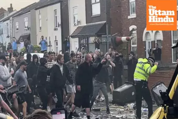 Double attack near UK synagogue: Attacker runs car over people, stabs others; shot dead by police