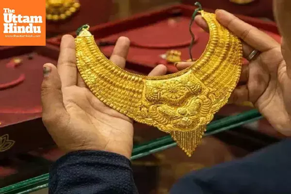 Gold Breaks All Records, Crosses ₹1.3 Lakh Mark for the First Time; Silver Shines Too