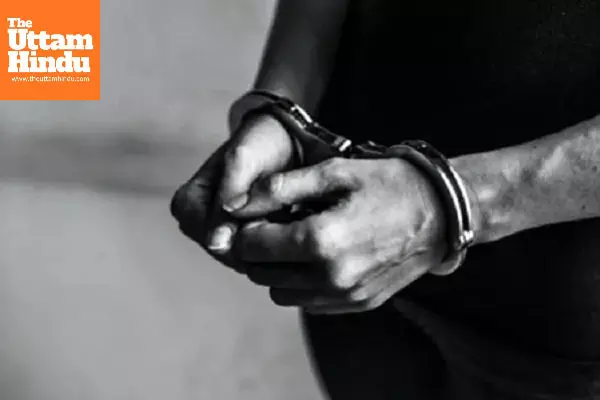 Massive Job Scam in Mumbai: Fake IAS Officer Arrested for Defrauding 36 Youths of ₹2.88 Crore Massive Job Scam in Mumbai: Fake IAS Officer Arrested for Defrauding 36 Youths of ₹2.88 Crore