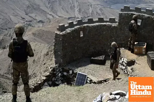 Pakistan–Afghanistan Border Erupts in Heavy Fighting; Tanks Destroyed on Both Sides Pakistan–Afghanistan Border Erupts in Heavy Fighting; Tanks Destroyed on Both Sides
