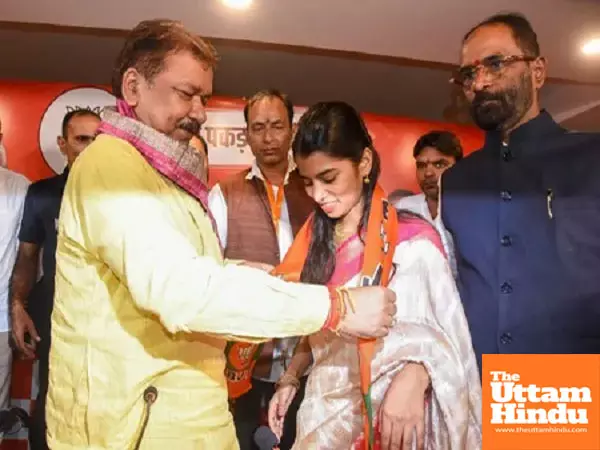BJP announces second list: Folk singer Maithili Thakur to contest from this constituency BJP announces second list: Folk singer Maithili Thakur to contest from this constituency