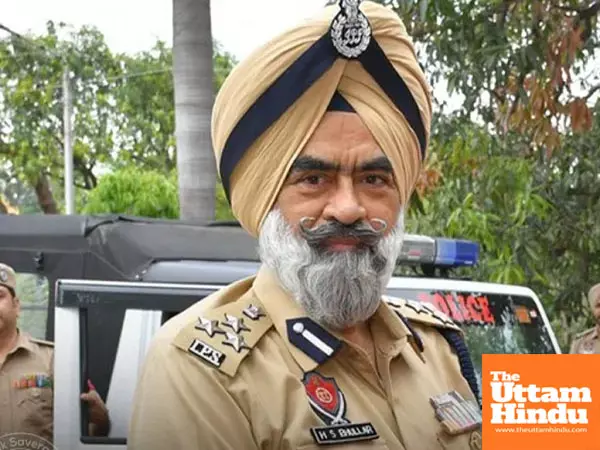 Punjab Police DIG Harcharan Bhullar falls into CBIs trap, arrested for bribery Punjab Police DIG Harcharan Bhullar falls into CBIs trap, arrested for bribery