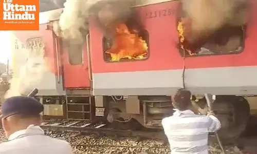 Major Fire in Garib Rath Express Coach in Punjab’s Sirhind, Panic Among Passengers