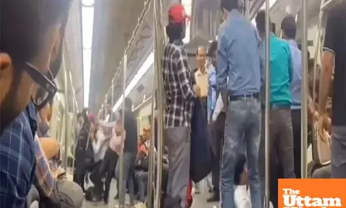 Delhi Metro chaos: Two men trade punches, spectators snap