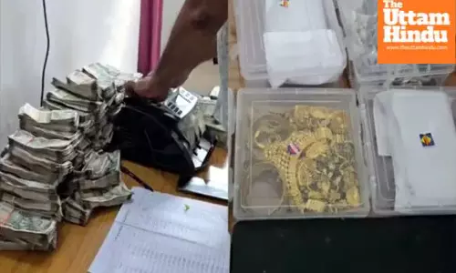 ₹1.5 crore cash, 85 ATMs, 75 passbooks recovered in raid on tea seller’s hideout; 3 detained