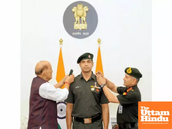 Neeraj Chopra honored with Lieutenant Colonel rank in territorial army, receives insignia from Rajnath Singh Neeraj Chopra honored with Lieutenant Colonel rank in territorial army, receives insignia from Rajnath Singh