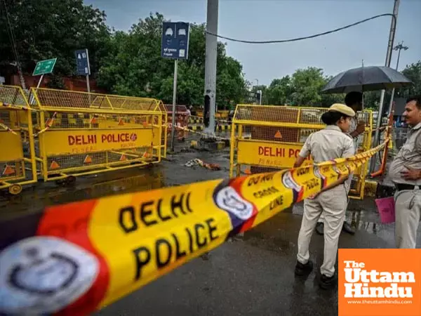Delhi Police in firefight with ‘Ghala Ghotun’ gang; gangster Himanshu captured after encounter Delhi Police in firefight with ‘Ghala Ghotun’ gang; gangster Himanshu captured after encounter