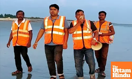 Cyclone ‘Montha’ to Hit Andhra Coast Tomorrow, IMD Issues Red Alert for 7 States