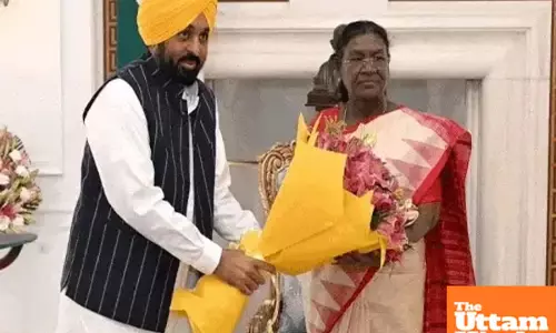 CM Bhagwant Mann meets President Draupadi Murmu, invites her to Martyrdom day function