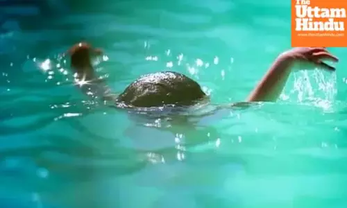 Tragic incident: 3½-year-old boy drowns in club swimming pool while swimming with mother