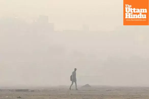 Delhi chokes again: AQI crosses ‘severe’ mark, Anand Vihar worst at 409 Delhi chokes again: AQI crosses ‘severe’ mark, Anand Vihar worst at 409