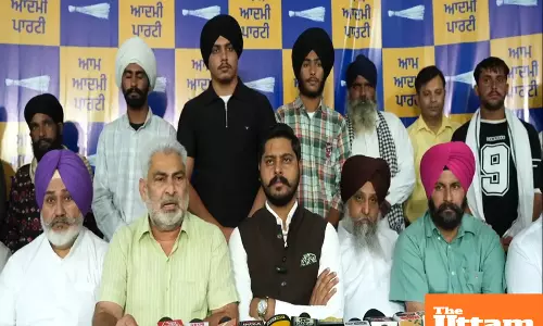 Massive jolt to Congress in Tarn Taran as dozens of congress families join Aam Aadmi Party