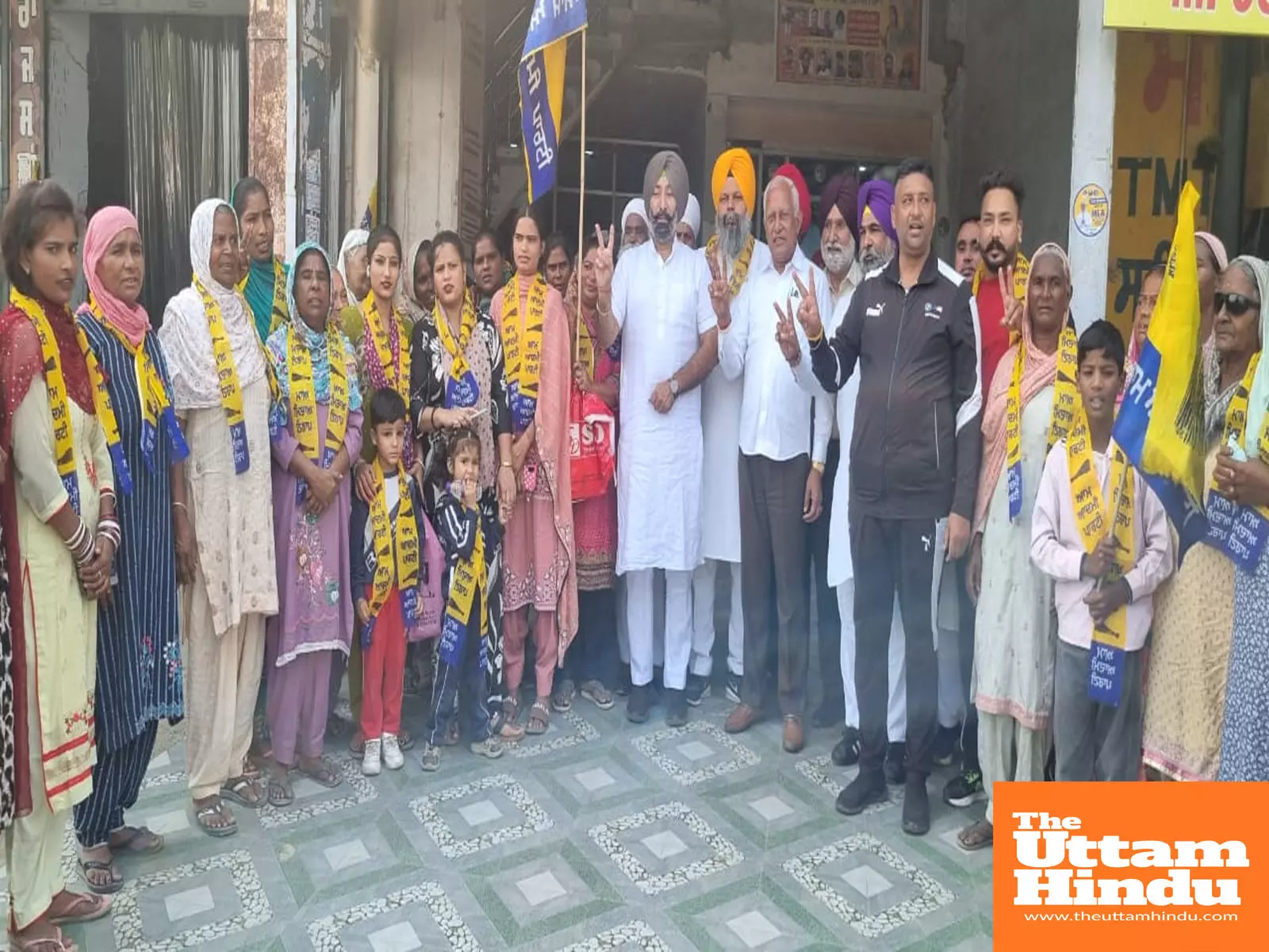 Tarn Taran by-election: AAP receives major political boost as hundreds of families from Jhabbal Pukhta and Adda Chabal join the party Tarn Taran by-election: AAP receives major political boost as hundreds of families from Jhabbal Pukhta and Adda Chabal join the party