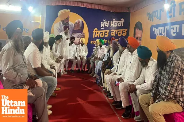 Harchand Singh Barsat motivates Aam Aadmi Party volunteers in Tarn Taran constituency to conduct door-to-door campaign Harchand Singh Barsat motivates Aam Aadmi Party volunteers in Tarn Taran constituency to conduct door-to-door campaign