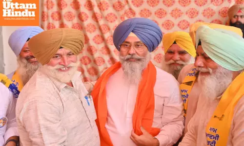 Another setback for Akali Dal in Tarn Taran as Jasandeep Singh and his family from village Mannan Diyaan Bahkan join Aam Aadmi Party