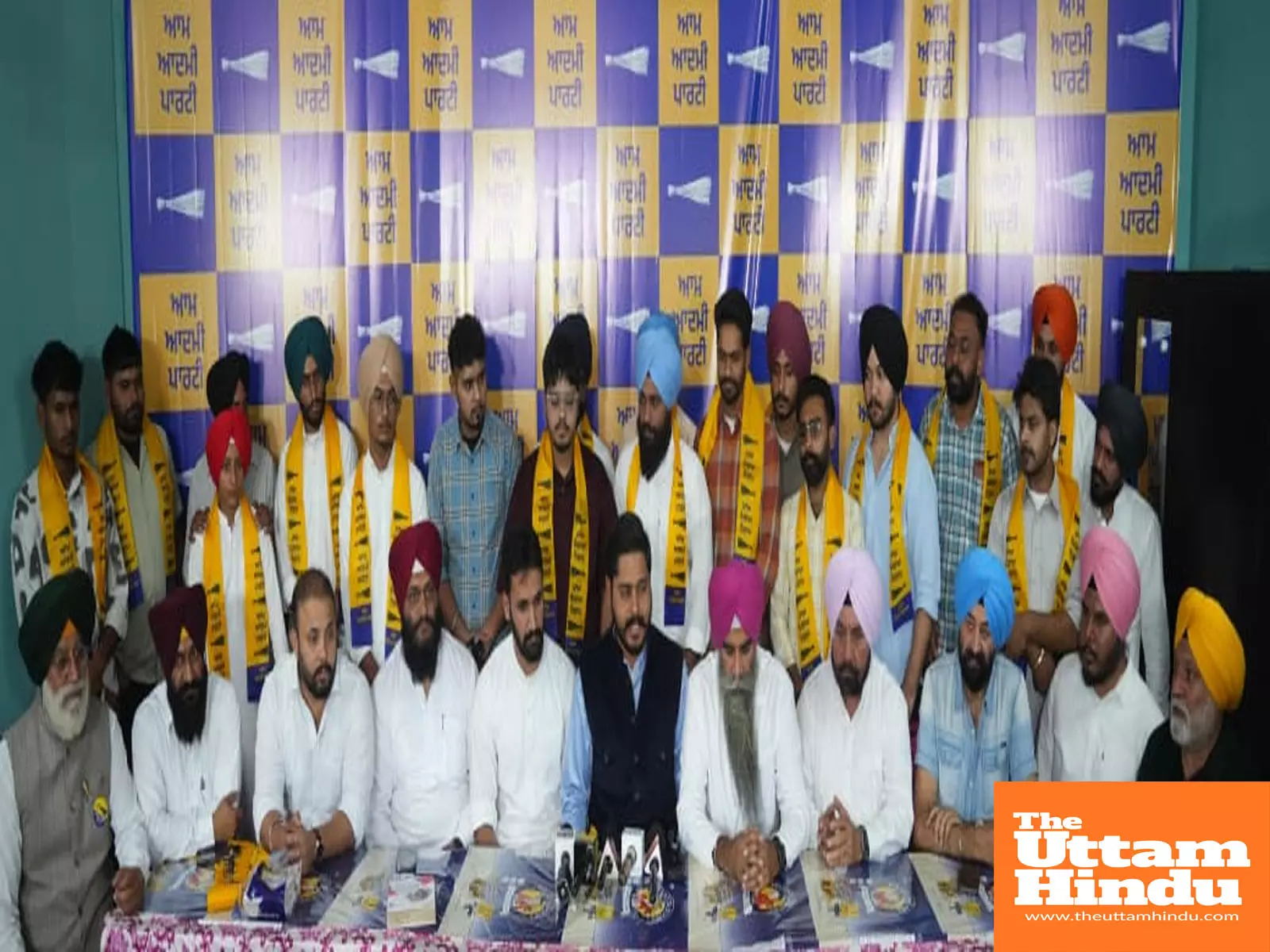 Massive support for AAP in Tarn Taran: Dozens of youth join the party under the leadership of Shahbaz Singh Massive support for AAP in Tarn Taran: Dozens of youth join the party under the leadership of Shahbaz Singh