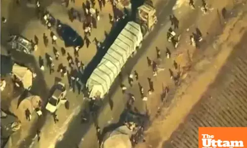 Hamas Under Fire: Aid Truck Looted in Gaza Amidst Hunger Crisis, Shocking Video Emerges