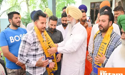 Major setback for Shiromani Akali Dal as dozens of Akali families, inspired by Sarpanch Happy, join AAP