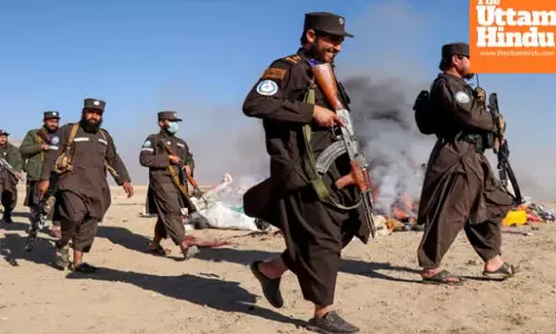 Heavy gunfire at Pak-Afghan border leaves 5 dead, both sides trade blame amid peace talks