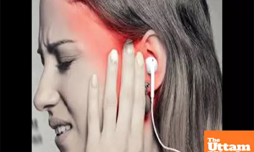 Do you also use your earphones for 10-12 hours a day? This womans eardrum infection is a wake-up call!