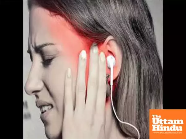 Do you also use your earphones for 10-12 hours a day? This womans eardrum infection is a wake-up call!
