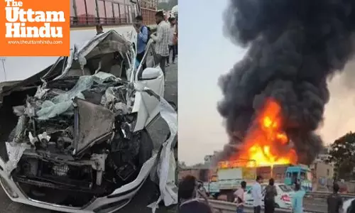 Major Road Accident in Pune: 8 Killed as Car Crushed Between Two Container Trucks on Mumbai–Bengaluru Highway
