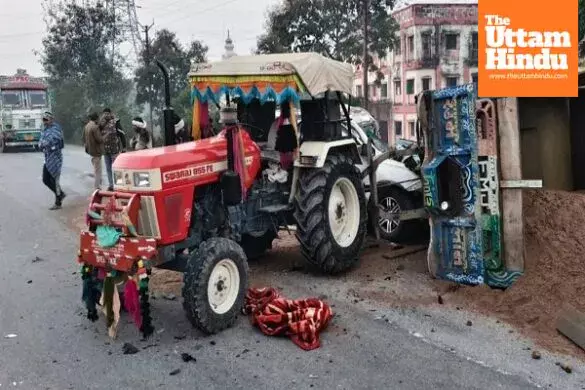 Tragic road accident: 5 youths killed after Fortuner hits sand-laden tractor-trolley Tragic road accident: 5 youths killed after Fortuner hits sand-laden tractor-trolley