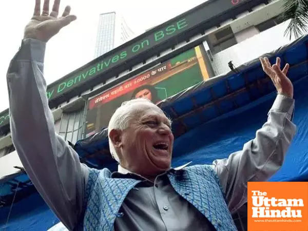 Two powerhouses make waves: These 2 companies earn ₹1.10 lakh crore in just 5 days, 8 top companies profit Two powerhouses make waves: These 2 companies earn ₹1.10 lakh crore in just 5 days, 8 top companies profit