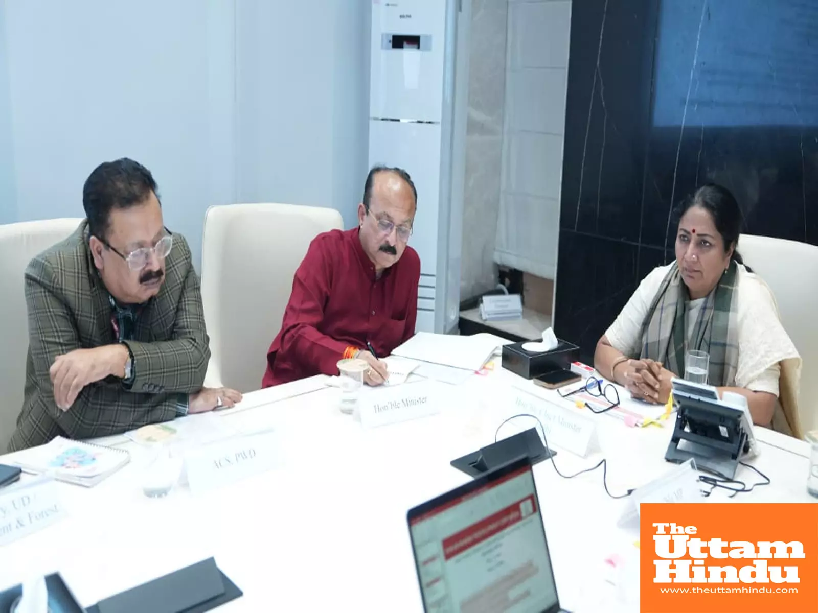 Chief Minister Rekha Gupta Convenes High-Level Meeting on the Development of Old Delhi