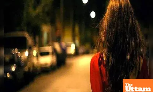 A man under the guise of helping, knocks a lone woman unconscious on an abandoned road — commits a shocking crime A man under the guise of helping, knocks a lone woman unconscious on an abandoned road — commits a shocking crime