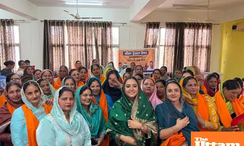 Women wing president Amandeep Kaur Arora felicitates women entrepreneurs at an event “Empowered women, strong women”