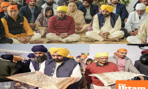 Bhagwant Mann and Arvind Kejriwal join the Sangat to pray for the progress of the state and the prosperity of Punjabis