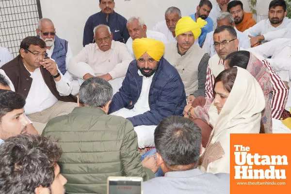 CM SHARES CONDOLENCES WITH FAMILY OF HARDIK RATHI CM SHARES CONDOLENCES WITH FAMILY OF HARDIK RATHI