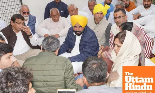 CM SHARES CONDOLENCES WITH FAMILY OF HARDIK RATHI