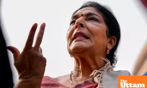Renuka Chowdhury reacts To reporters question with a simple Frown! - watch video