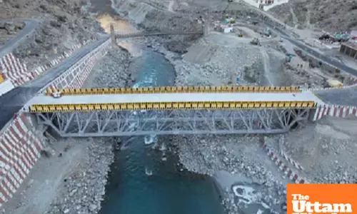 Defence Minister inaugurates 125 strategic projects, boosts Indias border infrastructure