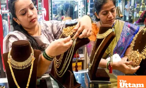 MCX Gold and Silver prices dip on profit booking spree; check the prices here MCX Gold and Silver prices dip on profit booking spree; check the prices here