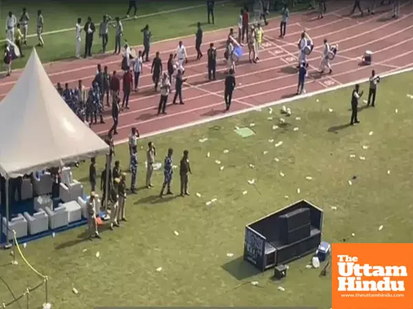 Messis Kolkata debut turns violent: Fans riot, chairs broken and goalposts uprooted over 10-minute appearance, watch video Messis Kolkata debut turns violent: Fans riot, chairs broken and goalposts uprooted over 10-minute appearance, watch video