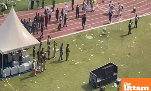 Messis Kolkata debut turns violent: Fans riot, chairs broken and goalposts uprooted over 10-minute appearance, watch video