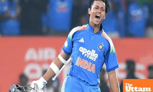 Yashasvi Jaiswal smashes a century in 48 balls, puts Gill under pressure Yashasvi Jaiswal smashes a century in 48 balls, puts Gill under pressure