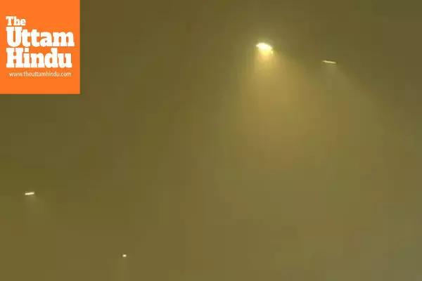 Roads in Delhi-NCR Blanketed by Haze, Visibility Drops to Zero Due to Double Hit of Fog and Smog; City’s Average AQI at 450 Roads in Delhi-NCR Blanketed by Haze, Visibility Drops to Zero Due to Double Hit of Fog and Smog; City’s Average AQI at 450