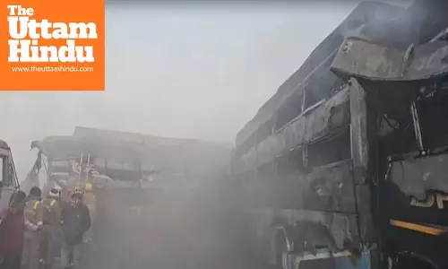 Fog Fury! 8 Buses and 3 Cars Crash on Yamuna Expressway, 4 Passengers Killed and 25 Injured