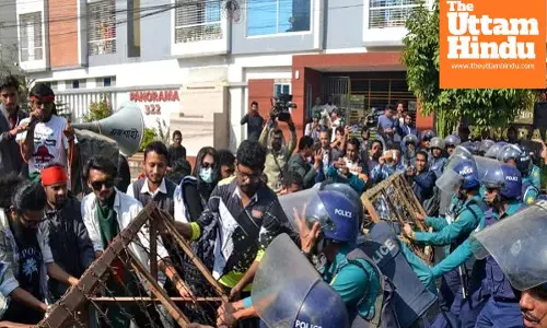 Anti-India Protests in Bangladesh: violence erupts after Hadi’s death, attacks on Awami League offices, situation turns out of control