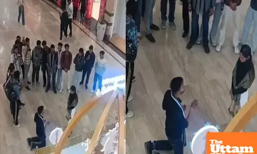 Love or showoff? couples public mall proposal turns into full-blown wedding, sparks online debate