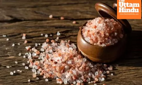 Rock salt benefits: how a small pinch can help and the right way to take it