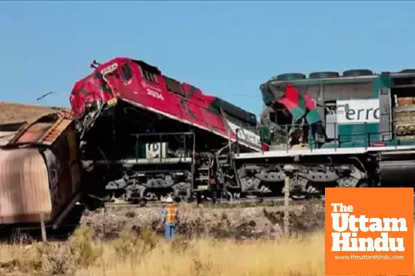 Passenger train derails, engine and several coaches overturn; 13 killed and 98 injured Passenger train derails, engine and several coaches overturn; 13 killed and 98 injured