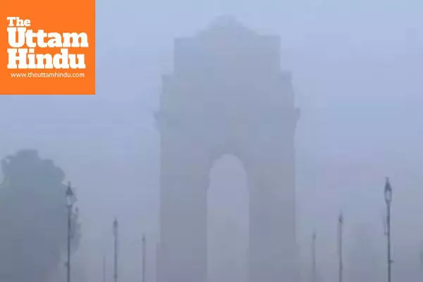 Double blow of Pollution and Fog in Delhi-NCR, AQI crosses 450; visibility drops to zero Double blow of Pollution and Fog in Delhi-NCR, AQI crosses 450; visibility drops to zero