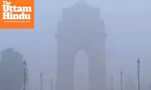Double blow of Pollution and Fog in Delhi-NCR, AQI crosses 450; visibility drops to zero