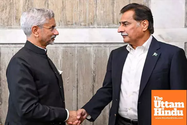 Politics over a ‘handshake’ in Dhaka: Jaishankar followed diplomatic courtesy, Pakistan called it a big achievement; India set the record straight