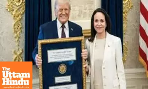 Donald Trump’s long-awaited wish fulfilled, American President reacts with joy after holding Nobel Prize medal